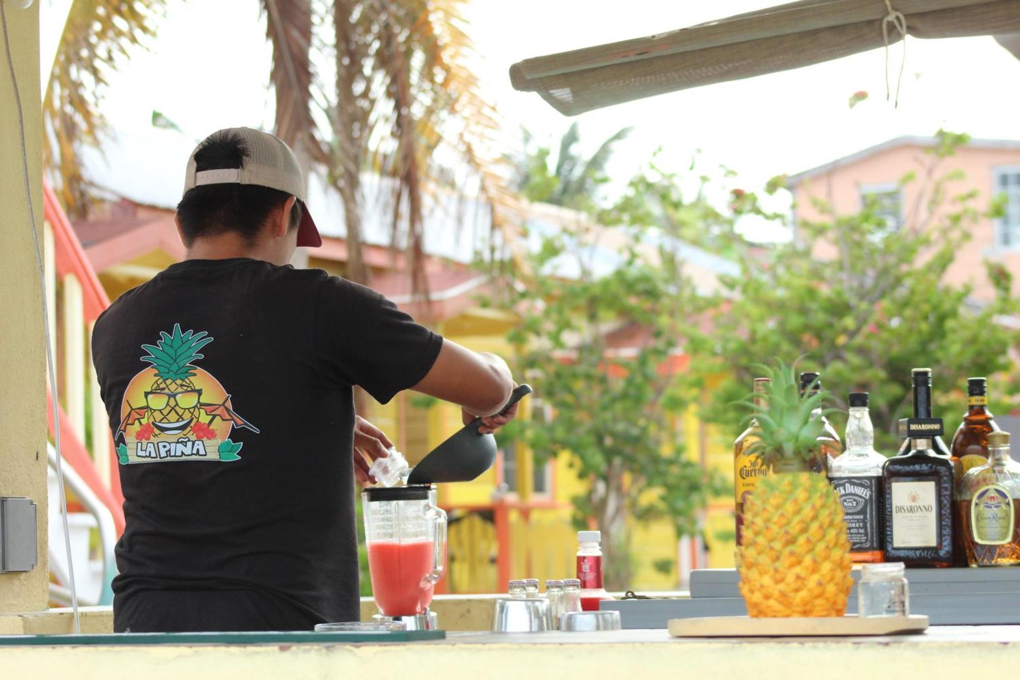 Tropical Paradise Express 库尔克岛 外观 照片